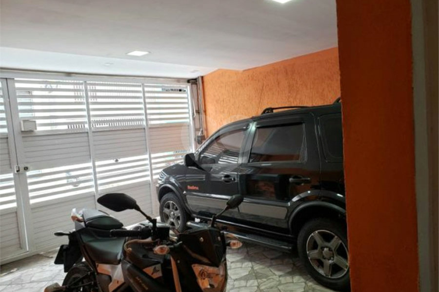 Sobrado à venda com 3 suítes em Jaraguá, São Paulo, SP