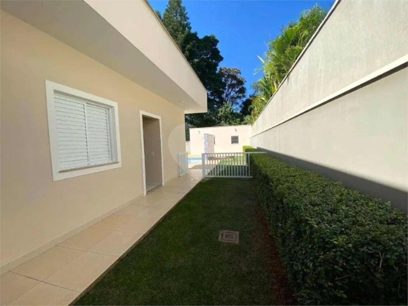 Casa à venda com 4 suítes no condomínio Ipê Velho, Vinhedo - SP