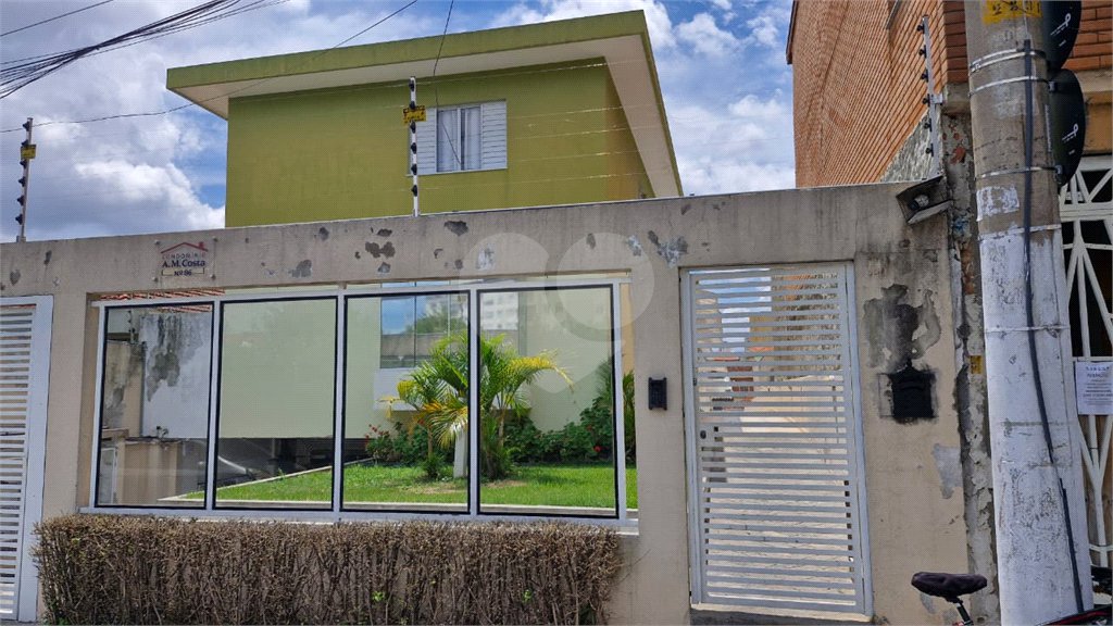 Casa à venda com 2 quartos, sendo 1 suíte, no condomínio A.m.costa, São Paulo - SP