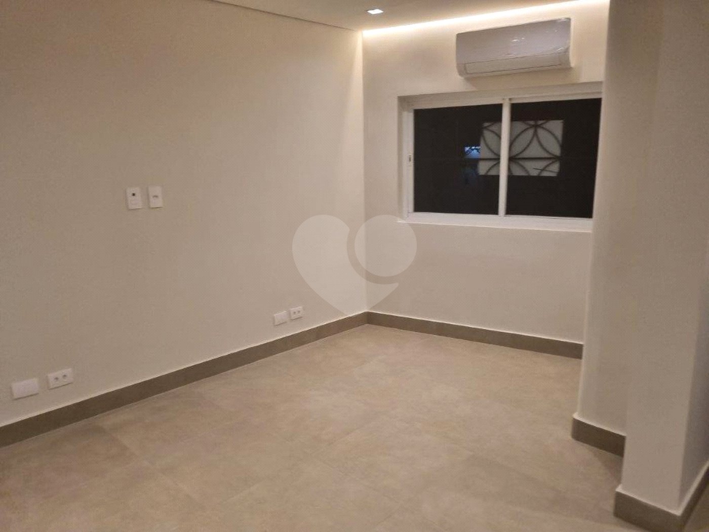 Casa à venda com 3 quartos, sendo 2 suítes,  em Mirandópolis, São Paulo, SP