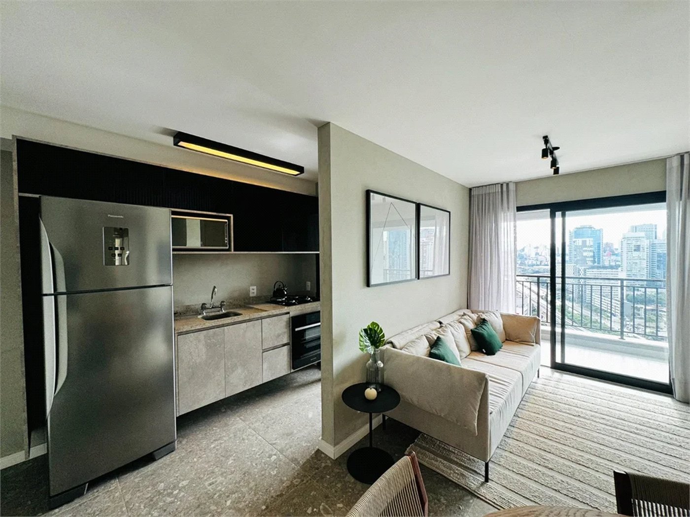 Apartamento à venda com 3 quartos em Vila Cordeiro, São Paulo, SP