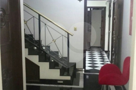 Sobrado à venda com 5 quartos, sendo 2 suítes, em Brooklin Paulista, São Paulo, SP