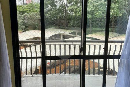 Apartamento à venda com 3 quartos, sendo 1 suíte, em Santo Amaro, São Paulo, SP