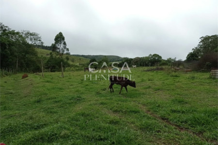 Sítio à venda com 2 quartos em Gramadão, São Miguel Arcanjo, SP