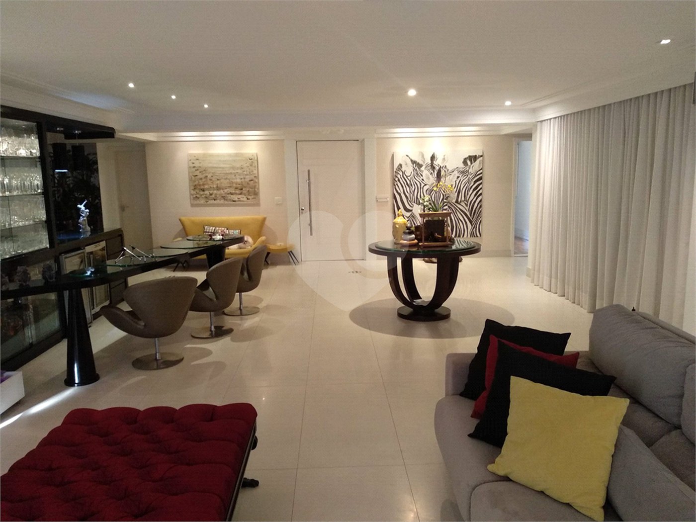 Apartamento à venda com 4 suítes em Jardim Marajoara, São Paulo, SP