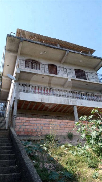 Sobrado à venda com 4 quartos em Lavapés, Mairiporã, SP