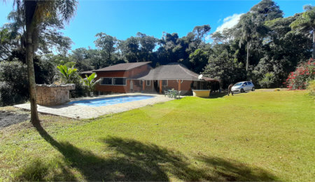 Casa à venda com 3 quartos, sendo 1 suíte,  no condomínio Sausalito, Mairiporã - SP