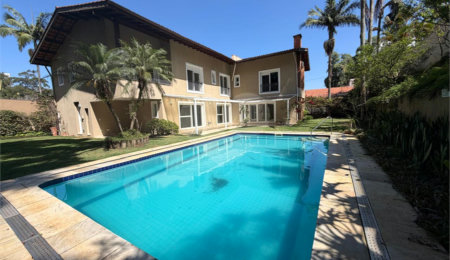 Casa à venda ou para alugar com 4 quartos, sendo 3 suítes,  em Alto da Boa Vista, São Paulo, SP