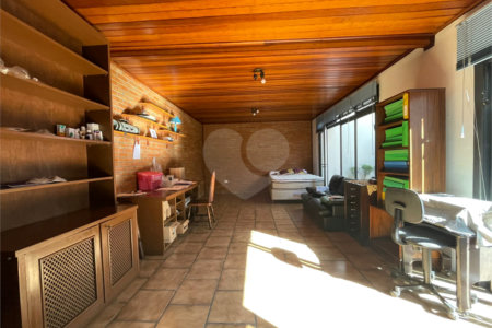 Sobrado à venda com 3 quartos, sendo 2 suítes, em Alto da Boa Vista, São Paulo, SP