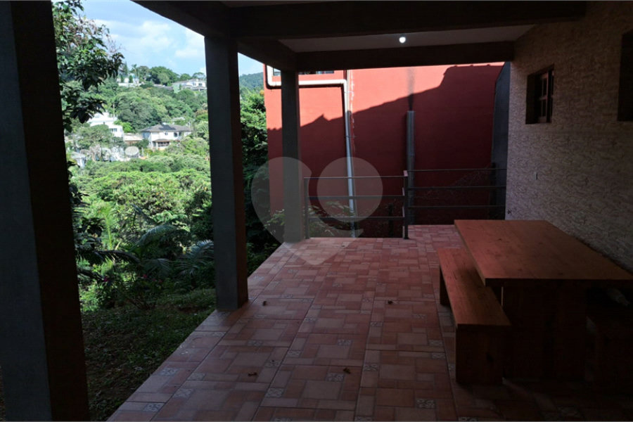 Casa à venda com 3 quartos, sendo 1 suíte, no condomínio Alpes da Cantareira, Mairiporã - SP