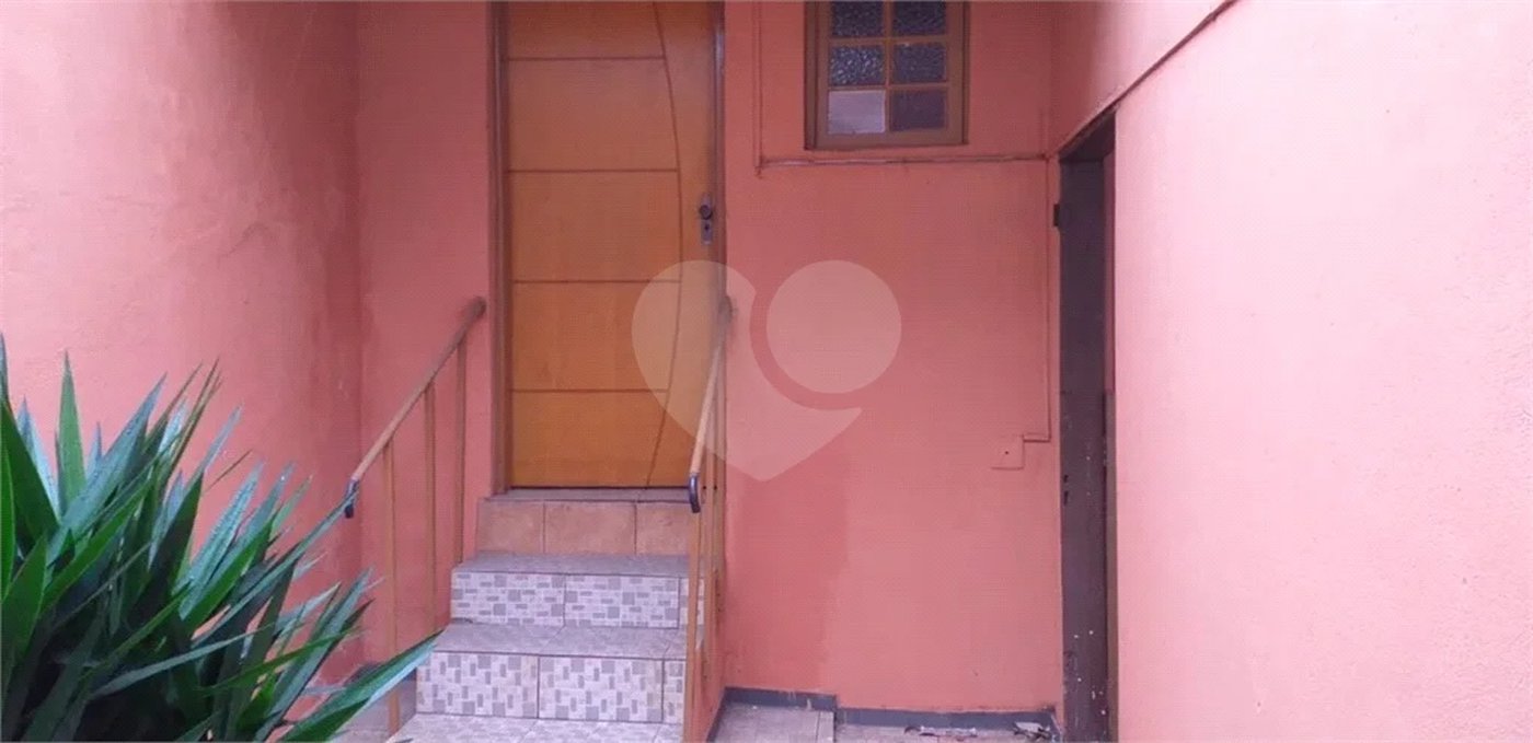 Casa à venda na Vila Carrão, 3 quartos (1 suíte)