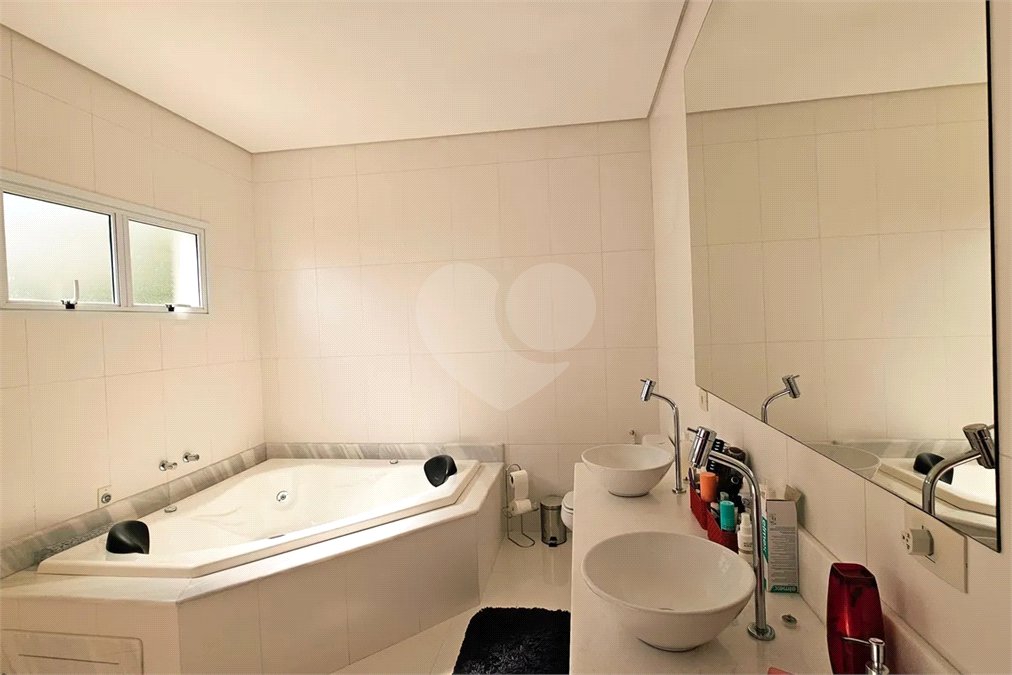 Casa à venda com 5 suítes no condomínio Capital Ville 2, Jundiaí - SP