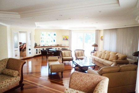 Casa à venda com 5 suítes em Jardim Leonor, São Paulo, SP