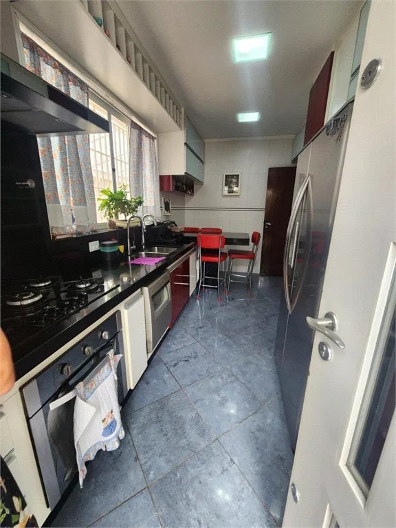 Casa à venda com 4 quartos, sendo 2 suítes, em Vila Romana, São Paulo, SP