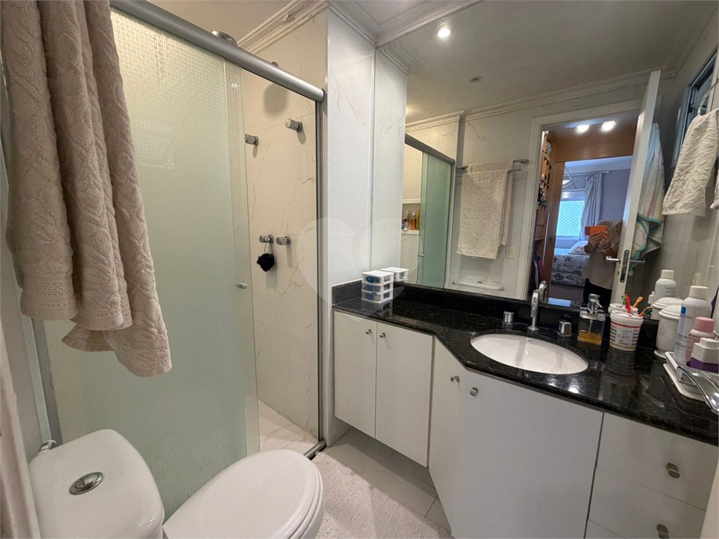 Apartamento à venda com 3 quartos, sendo 1 suíte,  em Vila Regente Feijó, São Paulo, SP