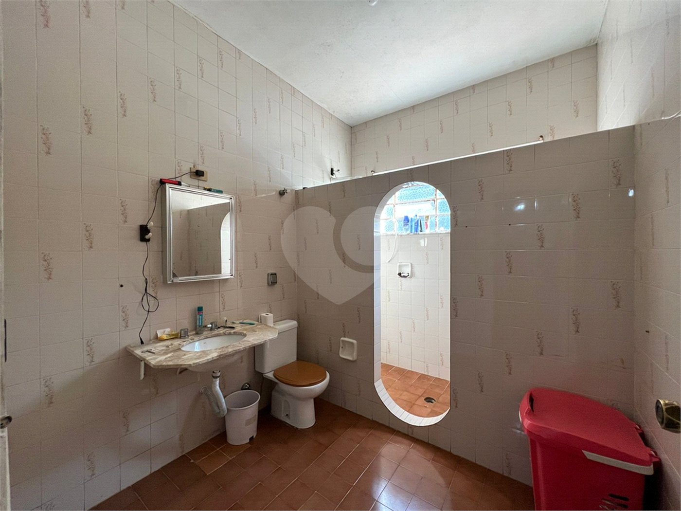 Casa à venda com 4 quartos, sendo 1 suíte,  em Jardim Colombo, São Paulo, SP