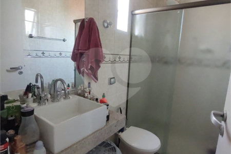 Casa à venda com 3 quartos, sendo 2 suítes, em Jardim Mangalot, São Paulo, SP