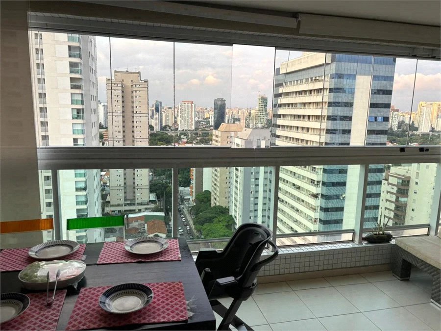 Apartamento à venda com 3 suítes em Vila Gertrudes, São Paulo, SP