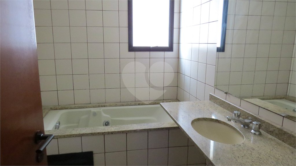 Apartamento à venda com 4 quartos, sendo 2 suítes,  em Cambuí, Campinas, SP