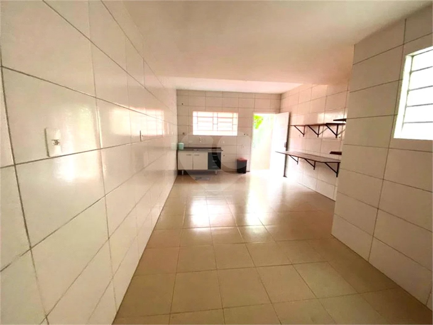 SOBRADO PARA VENDA OU LOCAÇÃO EM PERDIZES COM 3 DORM E 2 VAGAS DE GARAGEM