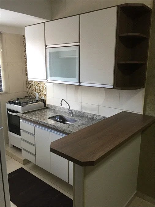 VENDE-SE STUDIO MOBILIADO CENTRO DE SÃO CARLOS.
