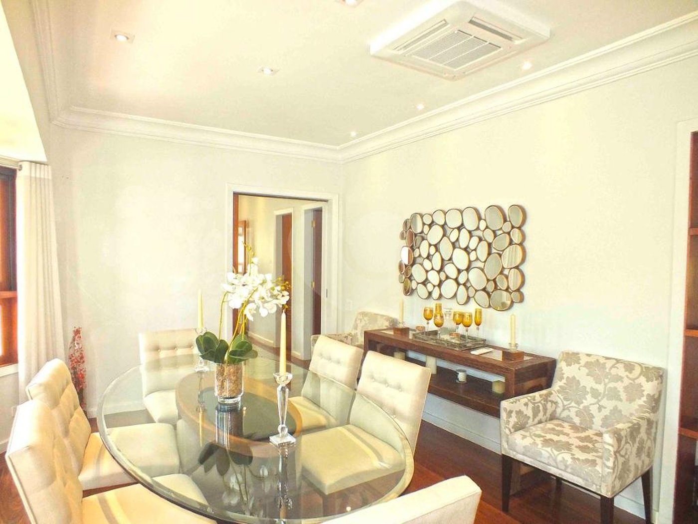 Casa à venda com 5 suítes no condomínio Vilaggio Monte Alegre, São Paulo - SP