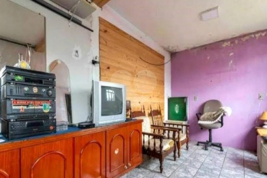 Casa à venda com 3 quartos, sendo 1 suíte, em Itaquera, São Paulo, SP