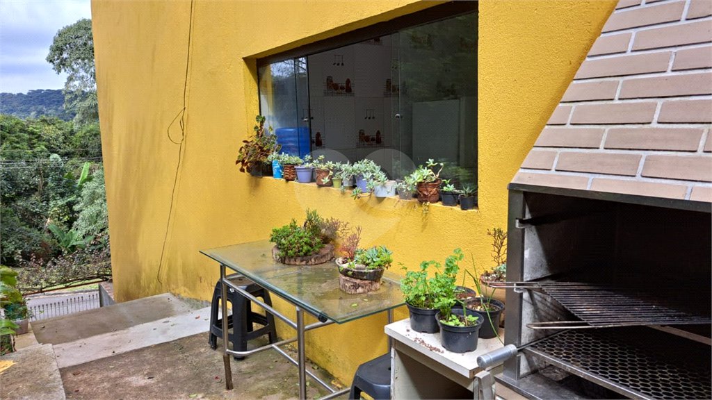 Casa à venda com 3 quartos, sendo 1 suíte, no condomínio Alpes da Cantareira, Mairiporã - SP