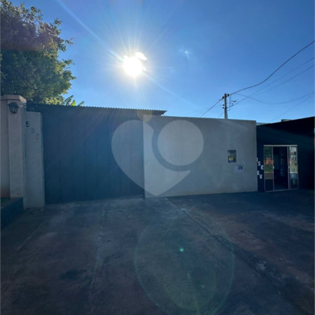 Casa à venda com 4 quartos, sendo 1 suíte,  em Jardim Estoril, Ponta Porã, MS