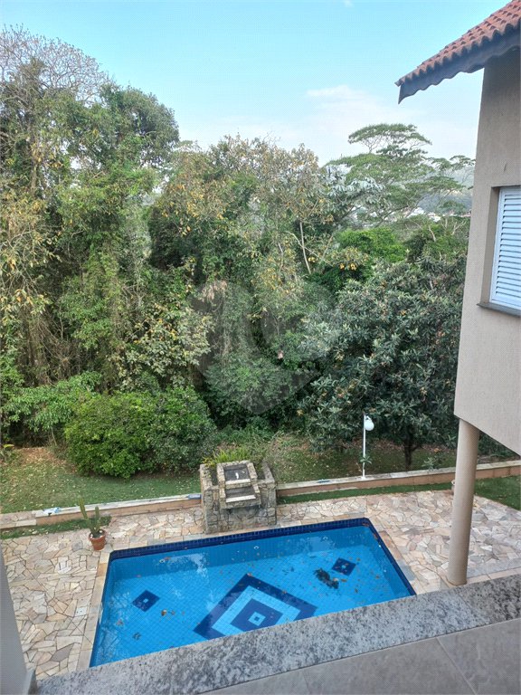 Sobrado à venda com 3 quartos, sendo 2 suítes, em Aruã, Mogi das Cruzes, SP