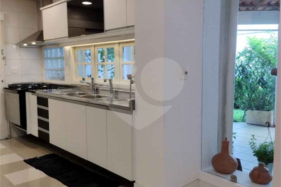 Sobrado à venda com 3 quartos, sendo 1 suíte,  em Jardim São Paulo(zona Norte), São Paulo, SP