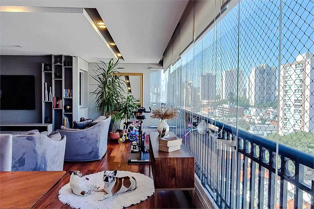 Apartamento à venda com 4 quartos, sendo 3 suítes,  em Vila Romana, São Paulo, SP