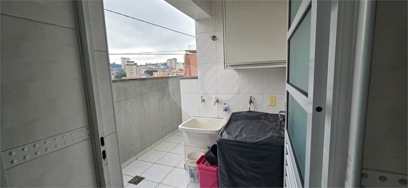 Casa à venda com 3 quartos, sendo 1 suíte, no condomínio Res Santa Inês, São Paulo - SP