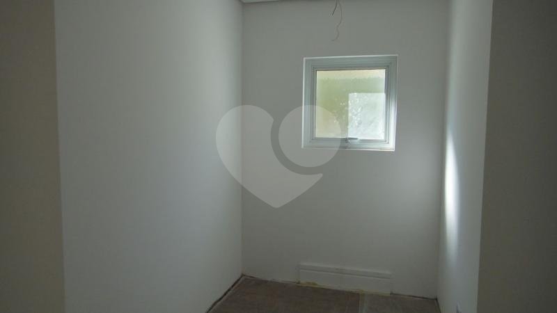 Casa à venda com 3 suítes no condomínio Villa Castanheira, São Paulo - SP
