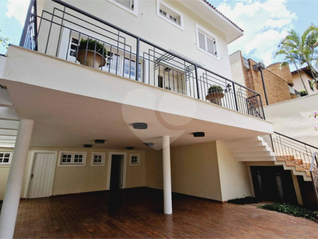 Casa à venda com 4 suítes no condomínio Jardim Vitória Régia, São Paulo - SP