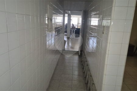 Casa à venda com 4 quartos, sendo 3 suítes,  no condomínio Chácara das Rosas, São Paulo - SP