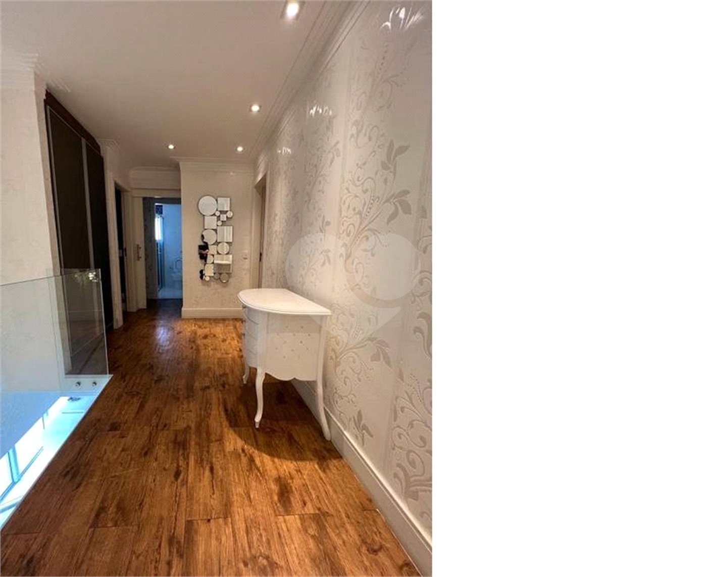 Apartamento à venda com 4 quartos, sendo 3 suítes,  em Vila Oliveira, Mogi das Cruzes, SP