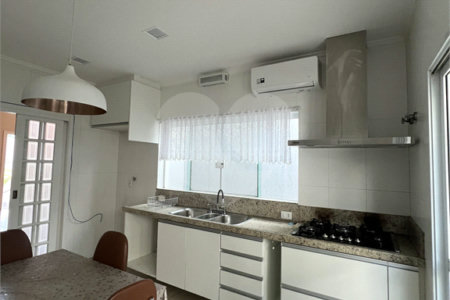 Casa à venda com 3 quartos, sendo 2 suítes, no condomínio Mirante do Horto, São Paulo - SP