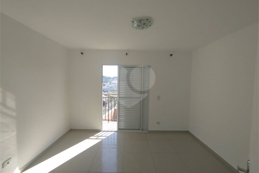 Casa à venda com 2 quartos no condomínio Vila Ajoá, Caieiras - SP