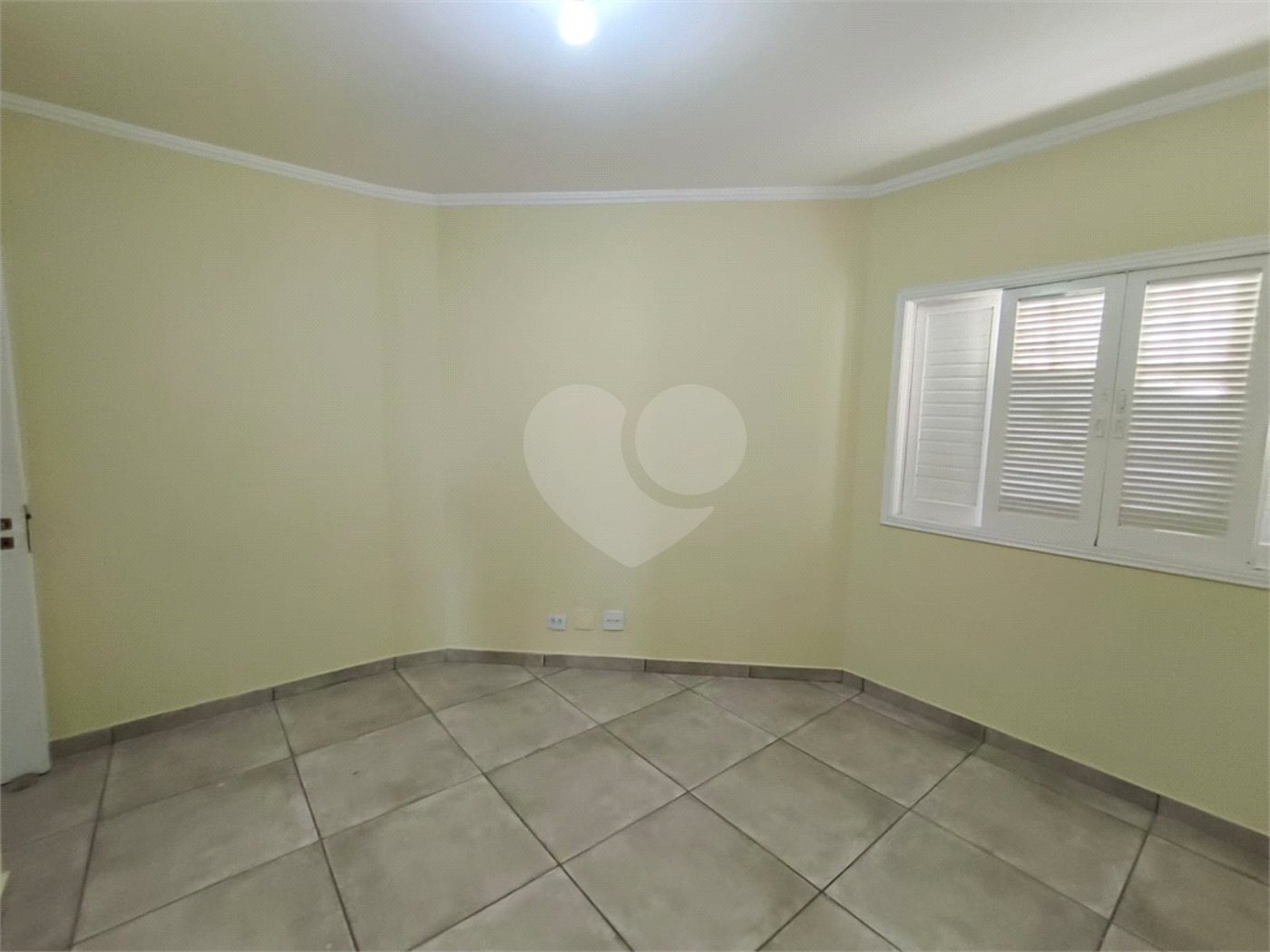 Sobrado à venda com 3 quartos, sendo 1 suíte, em Vila Nivi, São Paulo, SP