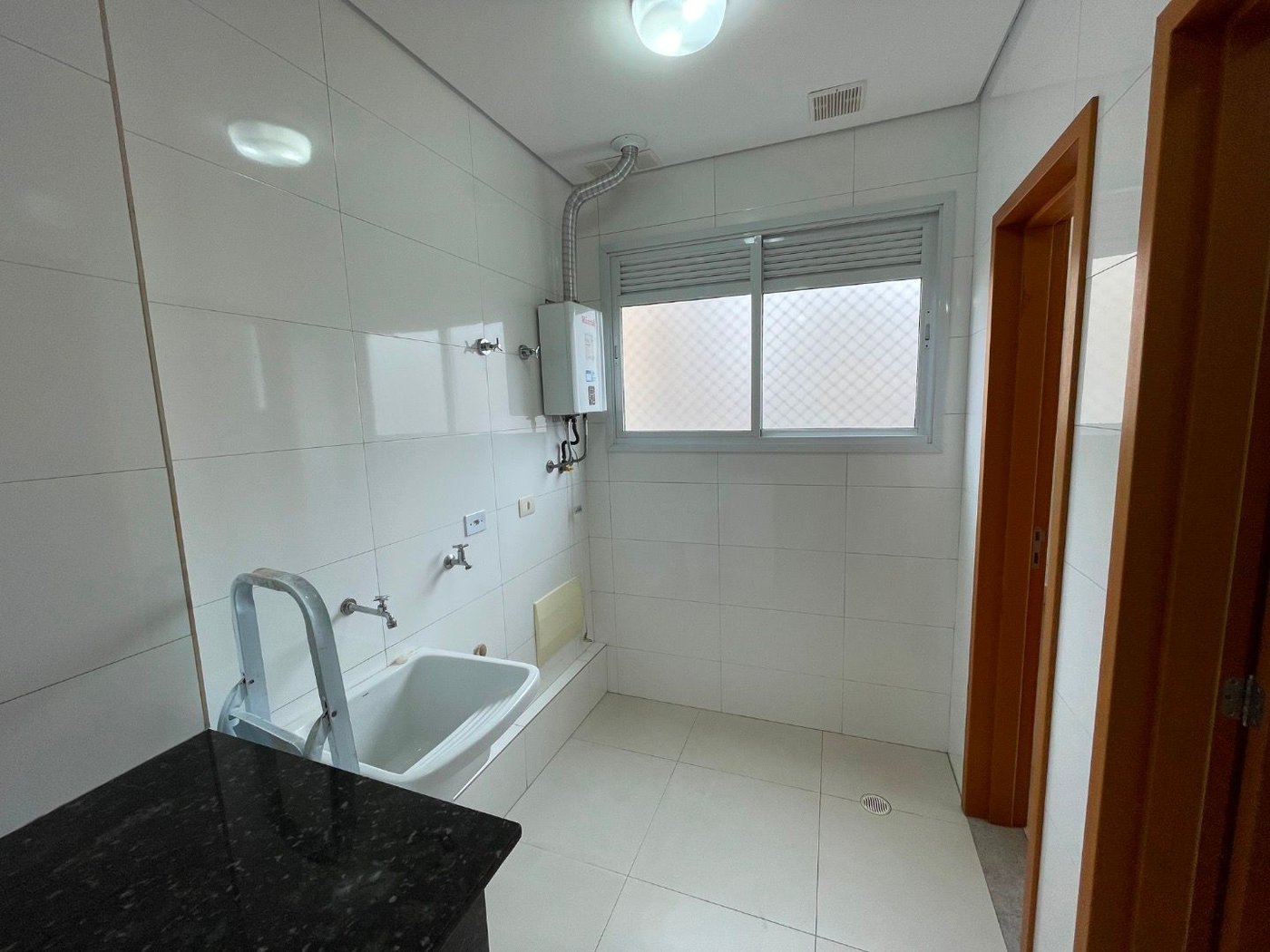 Apartamento para Locação no Boqueirão  2 Dormitórios 81m² – Santos/Sp
