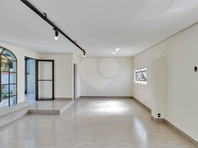 Casa de Vila à venda com 3 suítes em Granja Julieta, São Paulo, SP