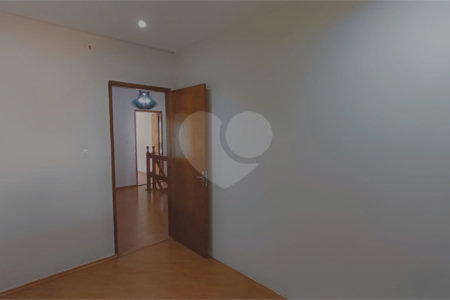 Sobrado à venda com 3 quartos em Bonfim, Osasco, SP