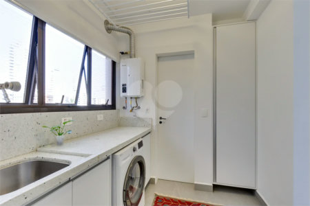 Apartamento à venda com 2 quartos, sendo 1 suíte,  em Campo Belo, São Paulo, SP