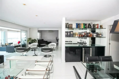 Apartamento à venda com 3 suítes em Vila Romana, São Paulo, SP