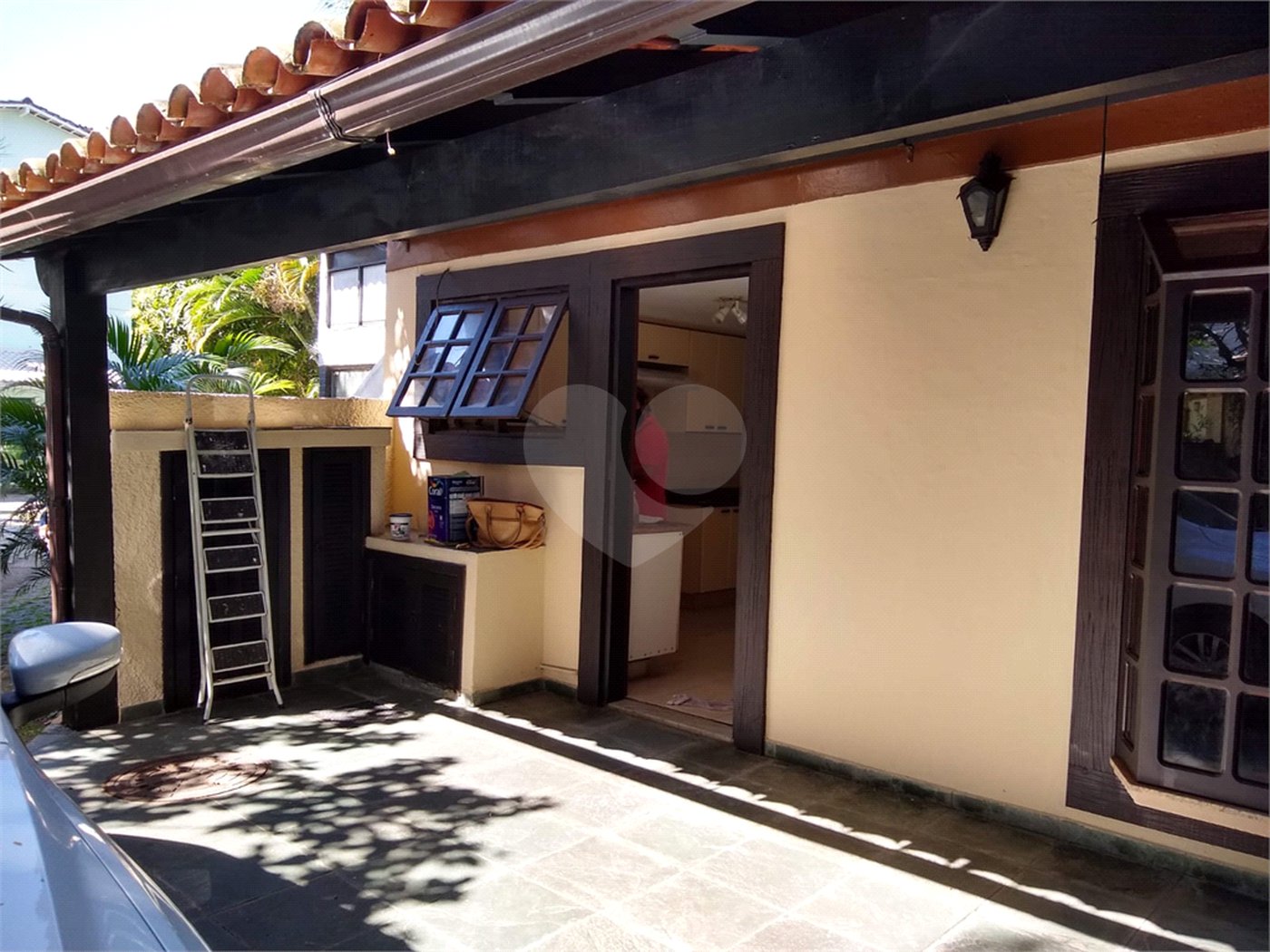 Casa à venda com 5 quartos, sendo 1 suíte, no condomínio Vivendas, Rio de Janeiro - RJ