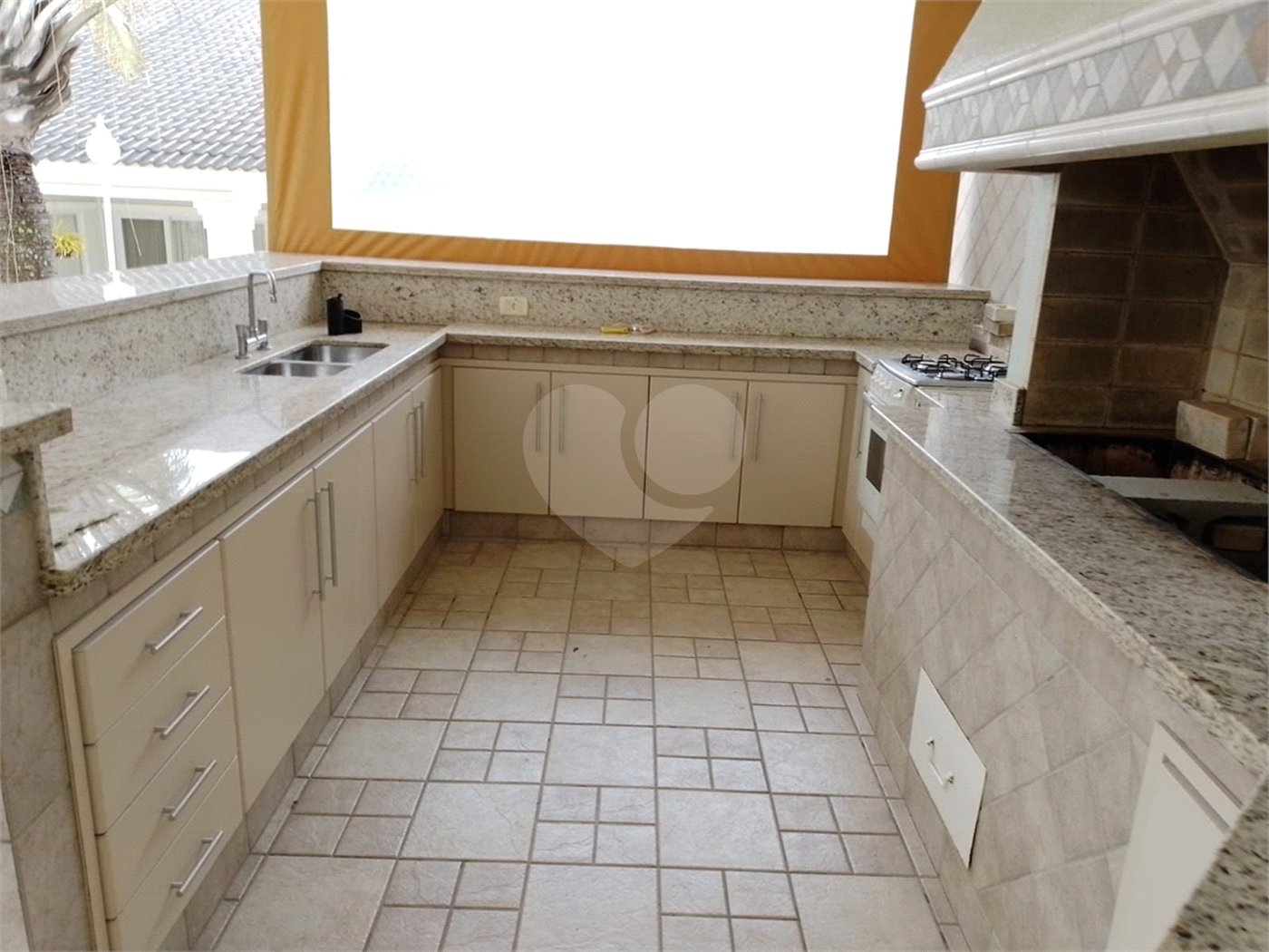 Casa à venda com 4 quartos, sendo 2 suítes,  em Vila Santista, Atibaia, SP