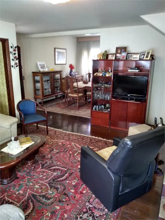 Casa à venda com 4 quartos, sendo 1 suíte,  em Alto da Lapa, São Paulo, SP