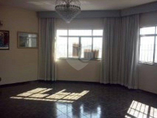 Casa à venda com 3 quartos, sendo 1 suíte,  em Parque Vitória, São Paulo, SP