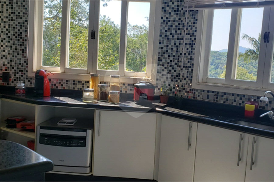 Casa à venda com 4 suítes em Pirucaia, Mairiporã, SP